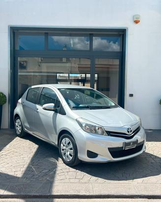 Toyota Yaris 1.0 51 Kw 5P LOUNGE RET. - 2012