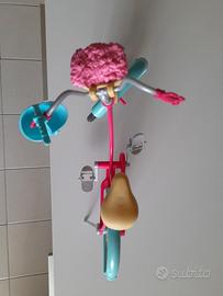 Maggiolino, scooter e bicicletta di Barbie