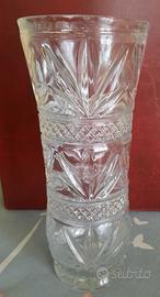 Vaso per fiori in vetro trasparente