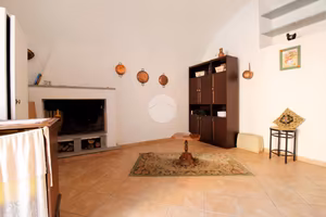 MONOLOCALE A CASTEL SANT'ELIA