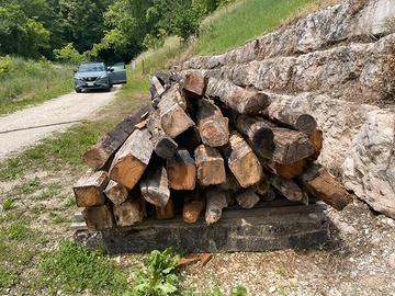 Travi vecchie in castagno
