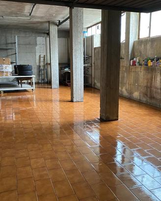 Magazzino, garage, deposito a VB centralissimo.