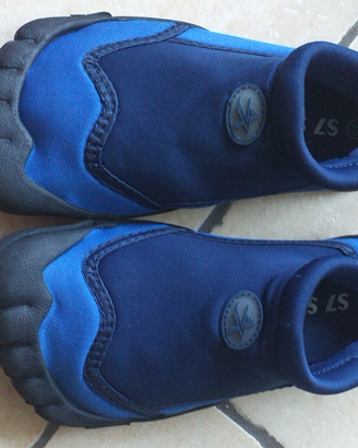 Scarpe da mare forma piede da bambino