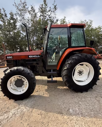 Trattore New holland S90