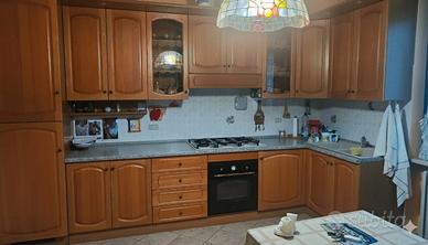 cucina in legno ad angolo