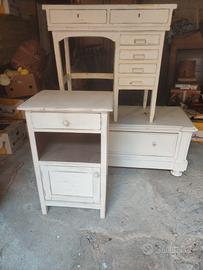 cassapanca,scrittoietto e comodino