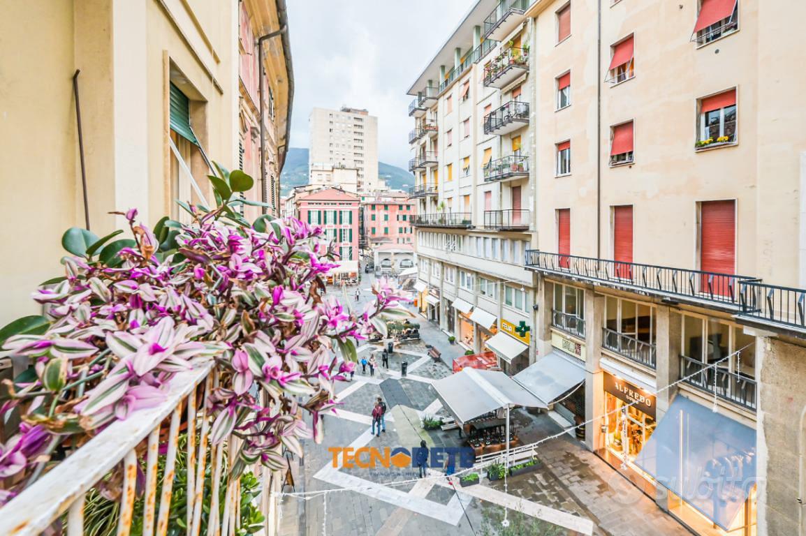 4 LOCALI A LA SPEZIA