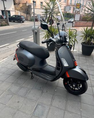 Vespa GTS 300 Super Sport ABS - Dicembre 2022 -