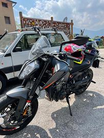 Ktm duke 890