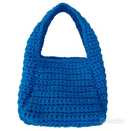 borsa blu fatta a mani uncinetto invernale 