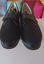 SCARPE DONNA N.35 NERE NUOVE