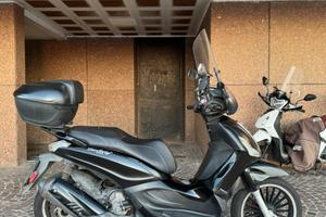 Piaggio Beverly 300 anno 2019 modello Police