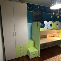 Cameretta con letto rialzato