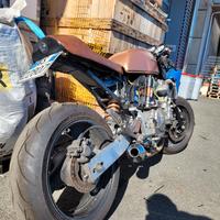 HORNET 600 CAFE RACER