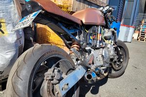 HORNET 600 CAFE RACER