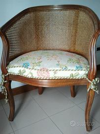 Preziosa sedia antica