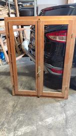 Finestra in legno no vetro