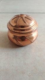 Ciotola con coperchio in rame vintage 