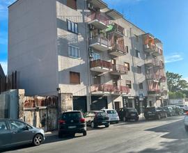 Tamburi-via porto mercantile ampio 3 vani