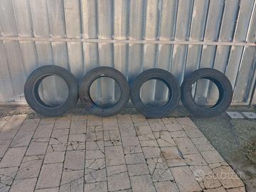 PNEUMATICI 215 60 R 17