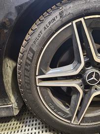 Copertoni (no cerchi ) invernali 225/45 R 18 nuovi