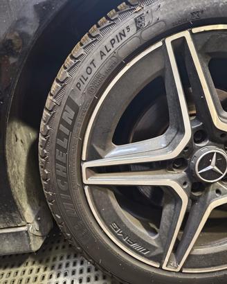 Copertoni (no cerchi ) invernali 225/45 R 18 nuovi