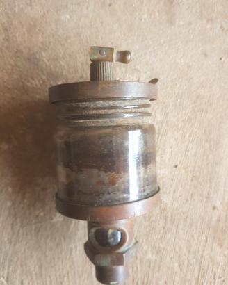antico oliatore motore