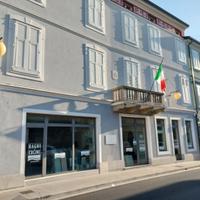 Locale commerciale vetrinato