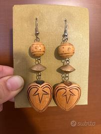 Orecchini pendenti in legno