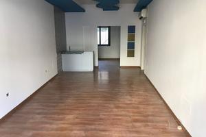 Locale commerciale in centro storico con vetrina