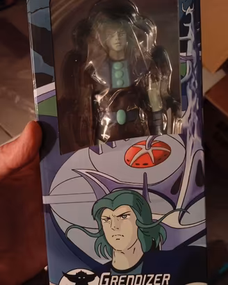 UFO ROBOT GRENDIZER COMMANDER IARA PVC STATUE