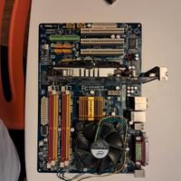 scheda madre con processore e scheda video