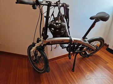 Bicicletta Kawasaki pieghevole elettrica