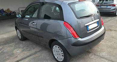 Lancia ypsilon 1.2 x NEOPATENTATI