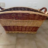 Cesta in vimini grande con maniglie in legno 60x50