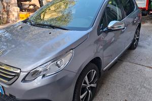 Peugeot 2008 bluHdi 1600 100CV 2016
