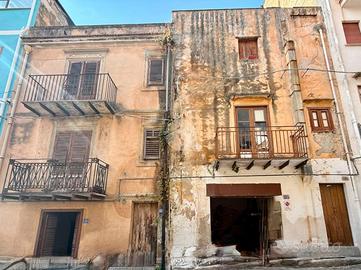 3 LOCALI A CARINI