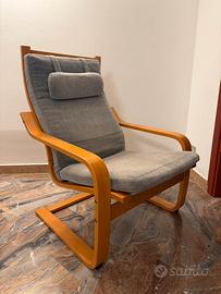 Poltrona IKEA POÄNG in legno curvato