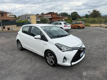 Toyota Yaris 1.5 Hybrid 5 porte Cool