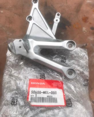 supporto pedana destro cbr 1000 04 05