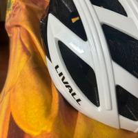 Casco bici da cursa con casse incorporate