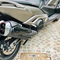 Scarico copertura kymco ak 550