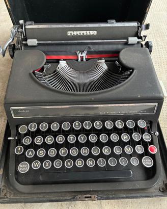 Macchina da scrivere Olivetti Studio 42