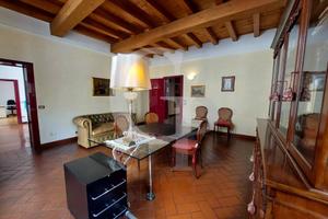 Immobile di 294 m² con più di 5 locali a Bologna