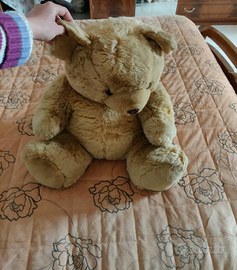 Peluche orsacchiotto seduto