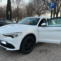 Alfaromeo stelvio benzina 201cv
