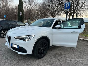 Alfaromeo stelvio benzina 201cv