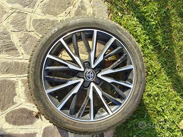 4 cerchi lega e gomme inv  R 18 215/50 yaris cross