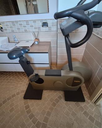 cyclette Tecnogym