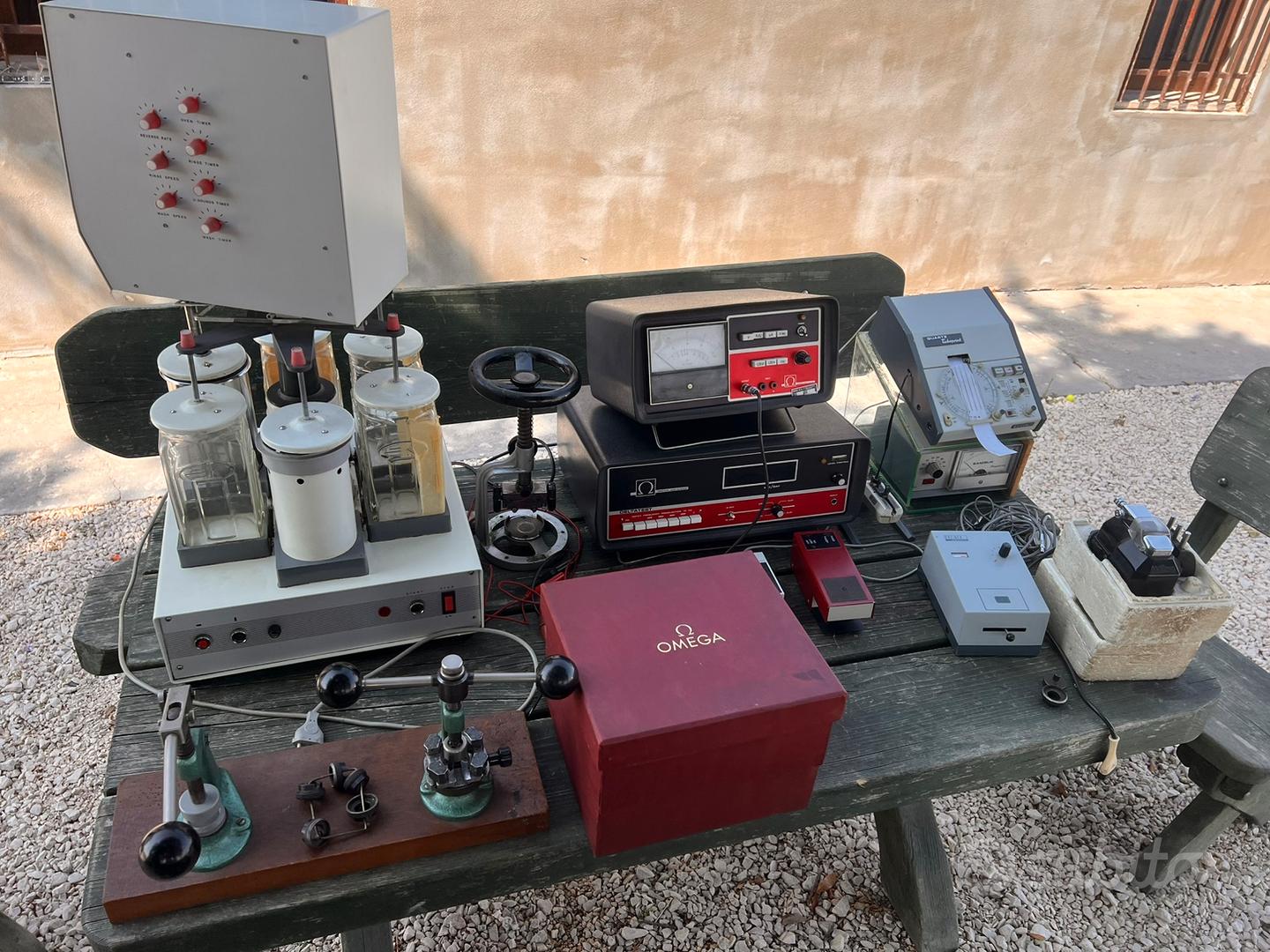 Atrezzi per orologiaio vintage funzionante